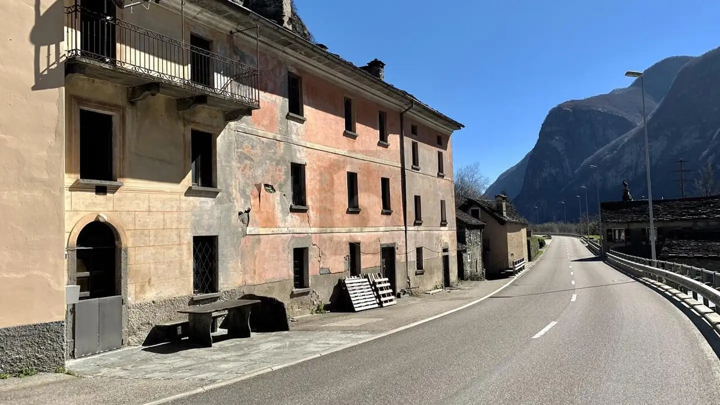 Maison troglodyte à vendre - 6675 Cevio