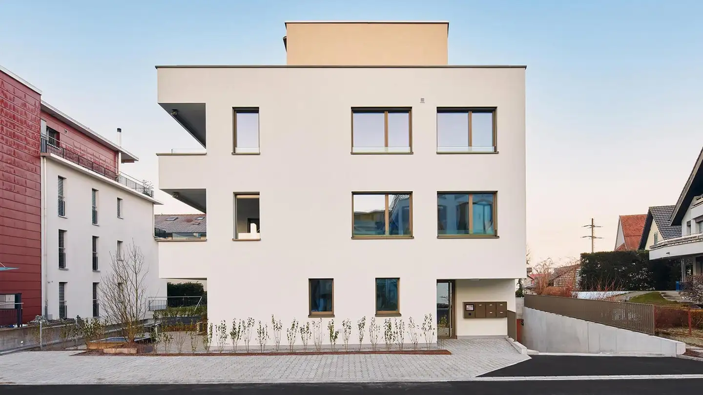 Underground parking space for rent - Blumenweg 2, 8853 Lachen SZ