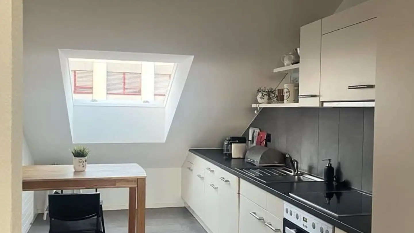 Attique à louer - Rue De La Maladière 94, 2000 Neuchâtel - Photo 2