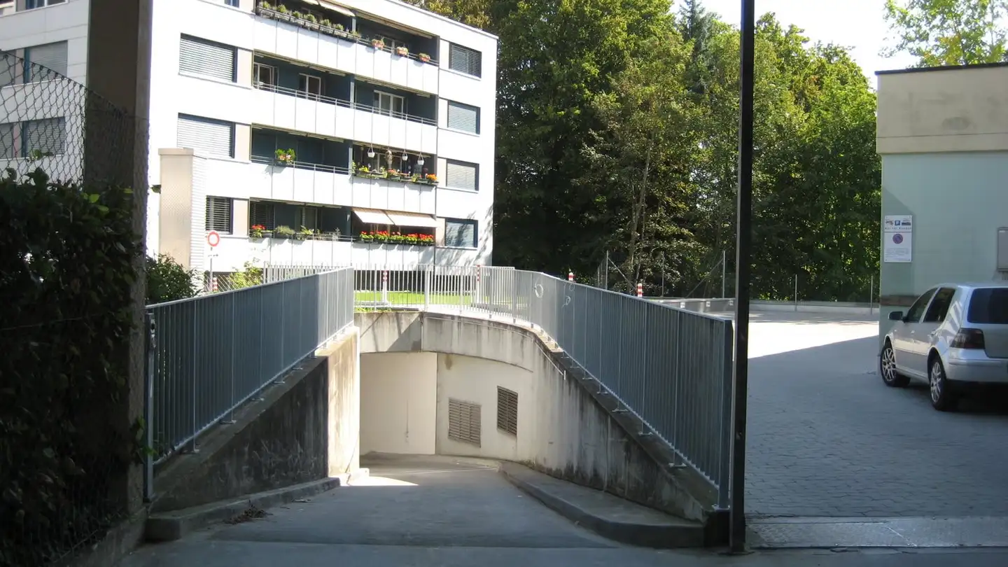 Place de parking souterraine à louer - Glatttalstrasse 40, 8052 Zürich - Photo 2