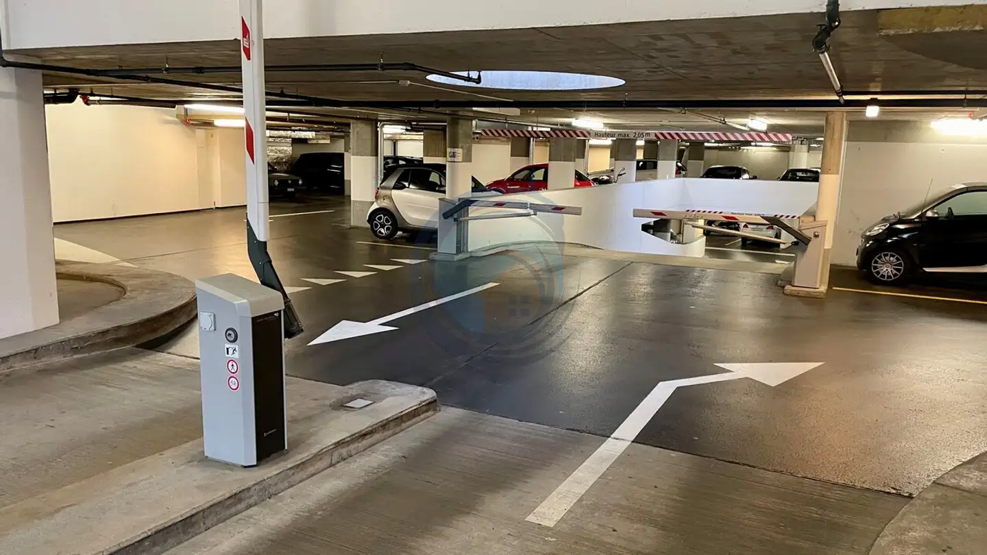 Indoor parking space for rent - Place Des Planches 22, 1820 Montreux - Photo 4