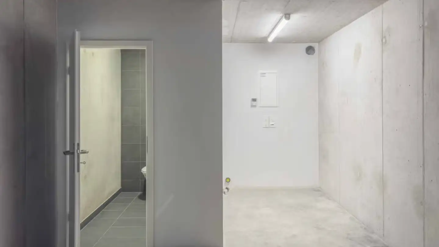 Commercial for sale - 1214 Vernier - Photo 2