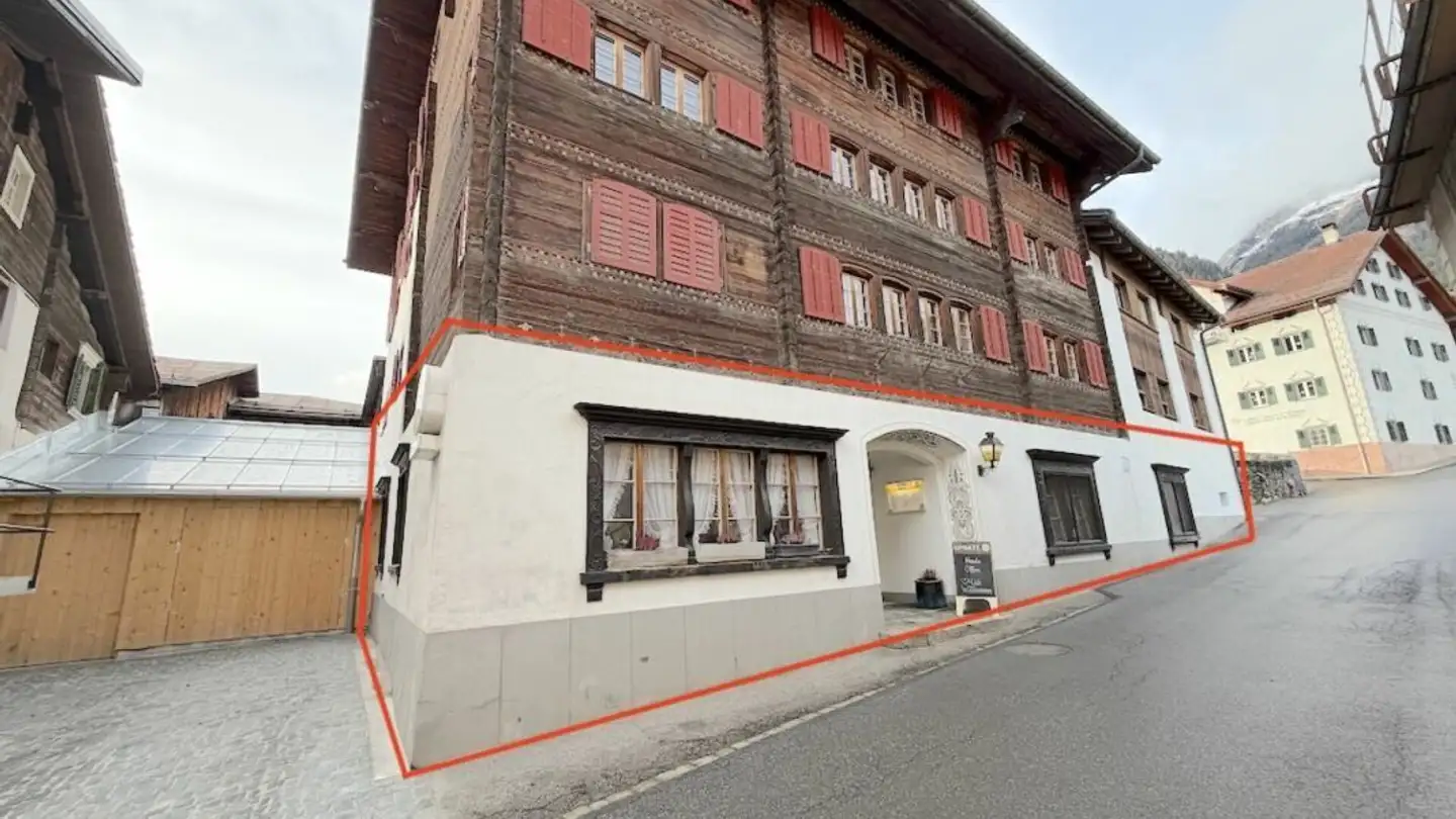 Casa singola in vendita - Via Sum Il Vitg 3, 7166 Trun