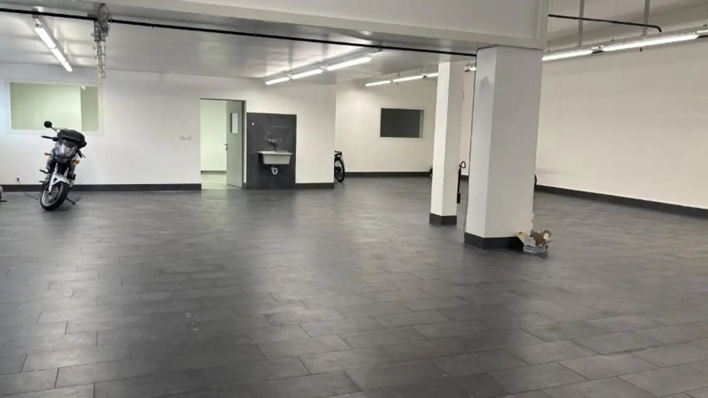 Workshop for rent - Les Evalins 2a, 2740 Moutier