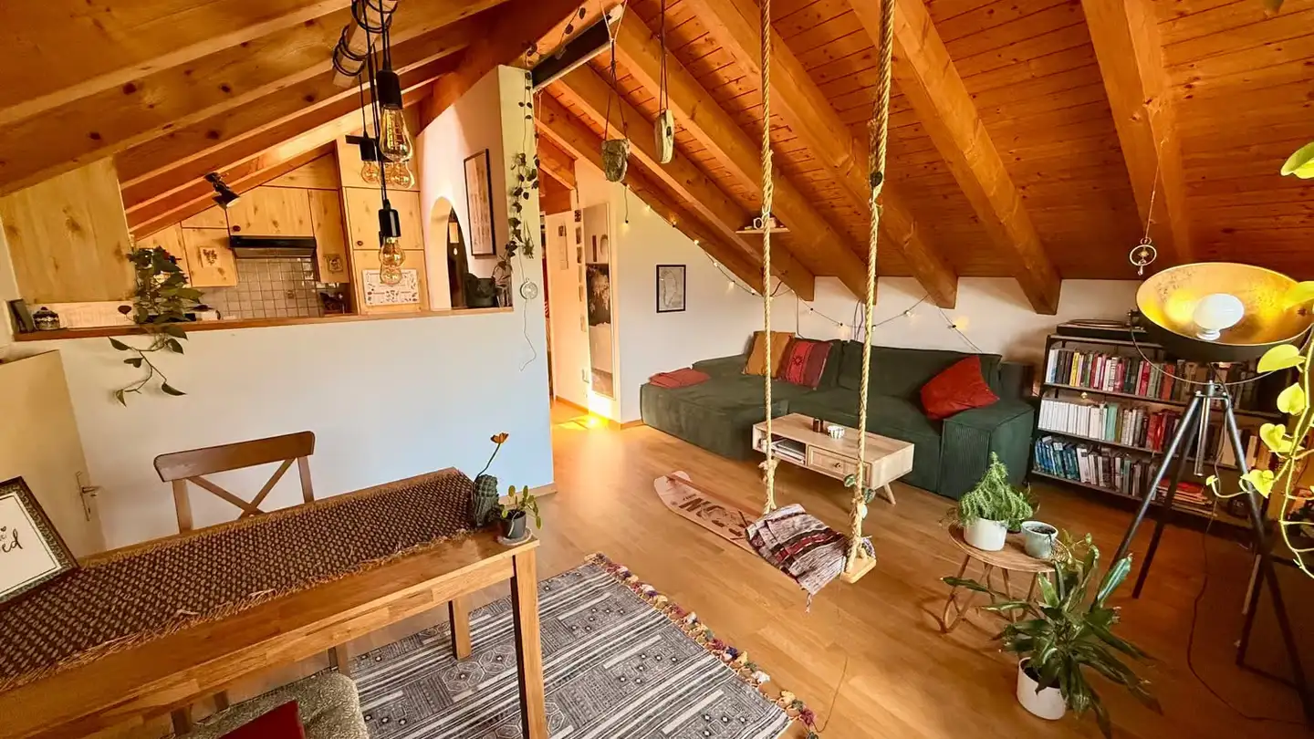 Attique à louer - Bergstrasse 5, 7012 Felsberg - Photo 2
