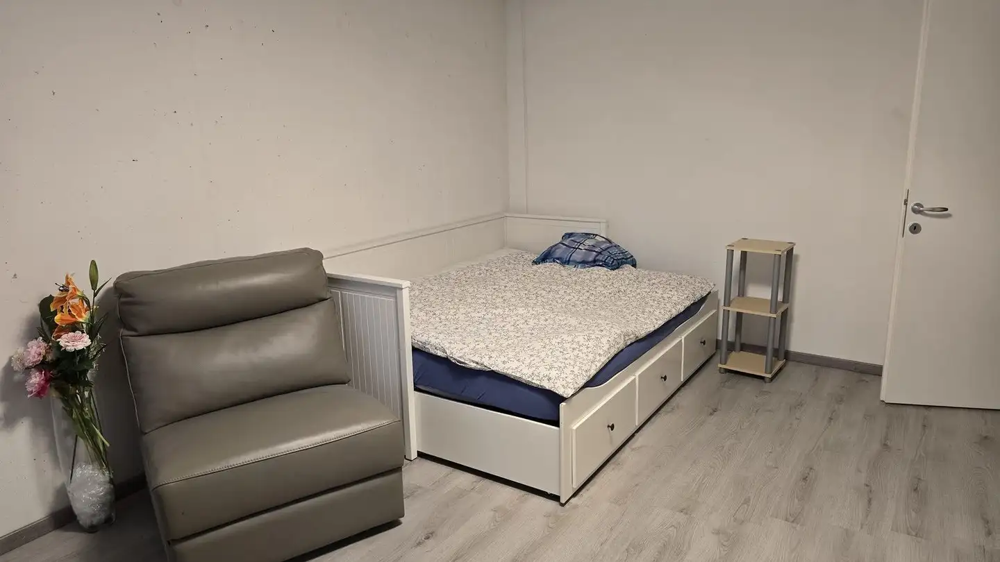 Single room for rent - 1589 Chabrey
