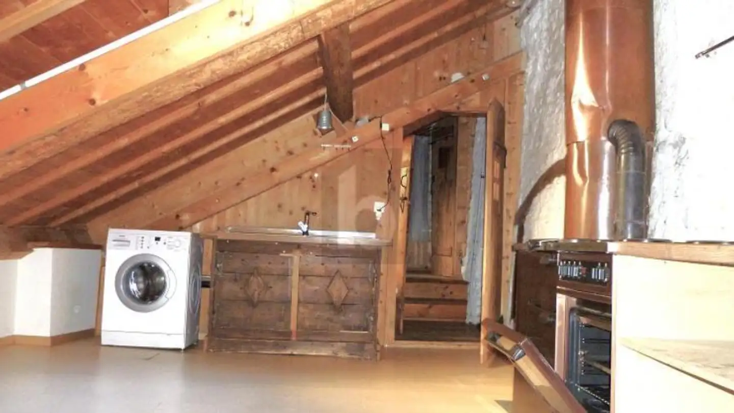 Attic flat for rent - 1323 Romainmôtier - Photo 4