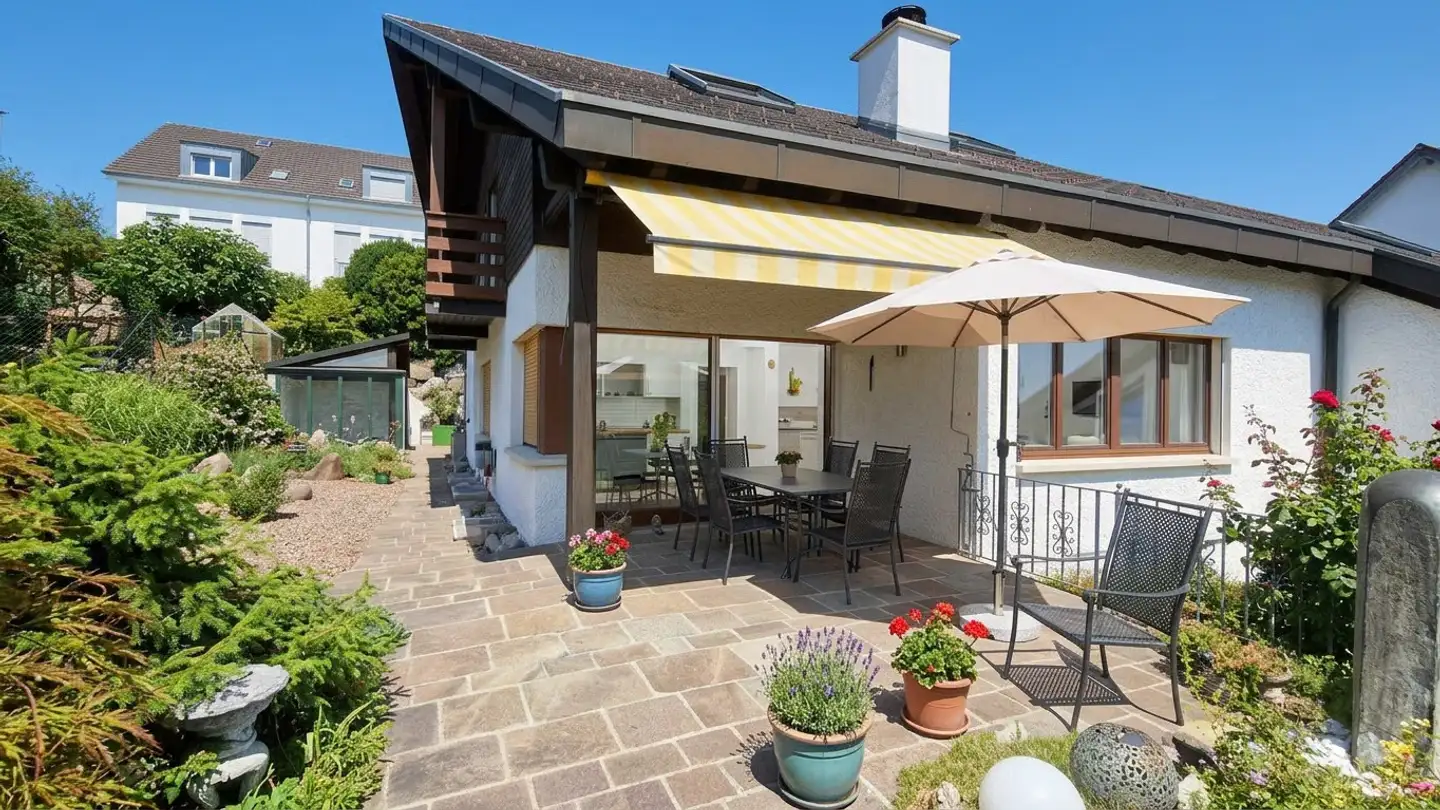 Casa bifamiliare in affitto - Haldenstrasse 16, 8107 Buchs ZH