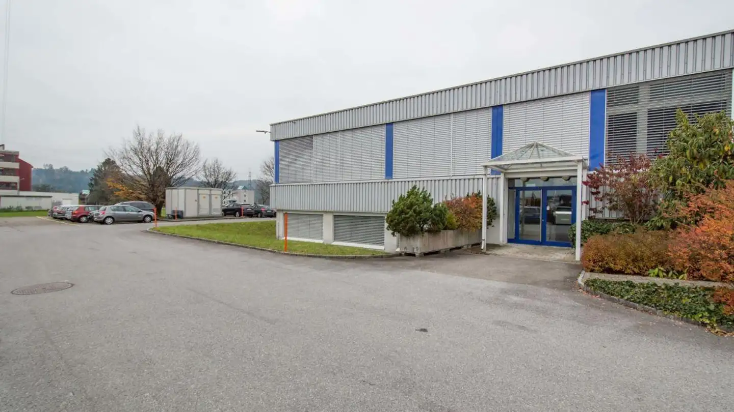 Commercial à louer - Buchbergstrasse 4, 8730 Uznach