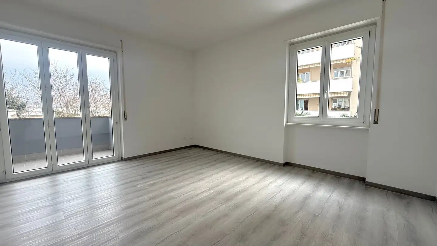 Apartment for rent - Via L. Favre 7, 6830 Chiasso - Photo 2