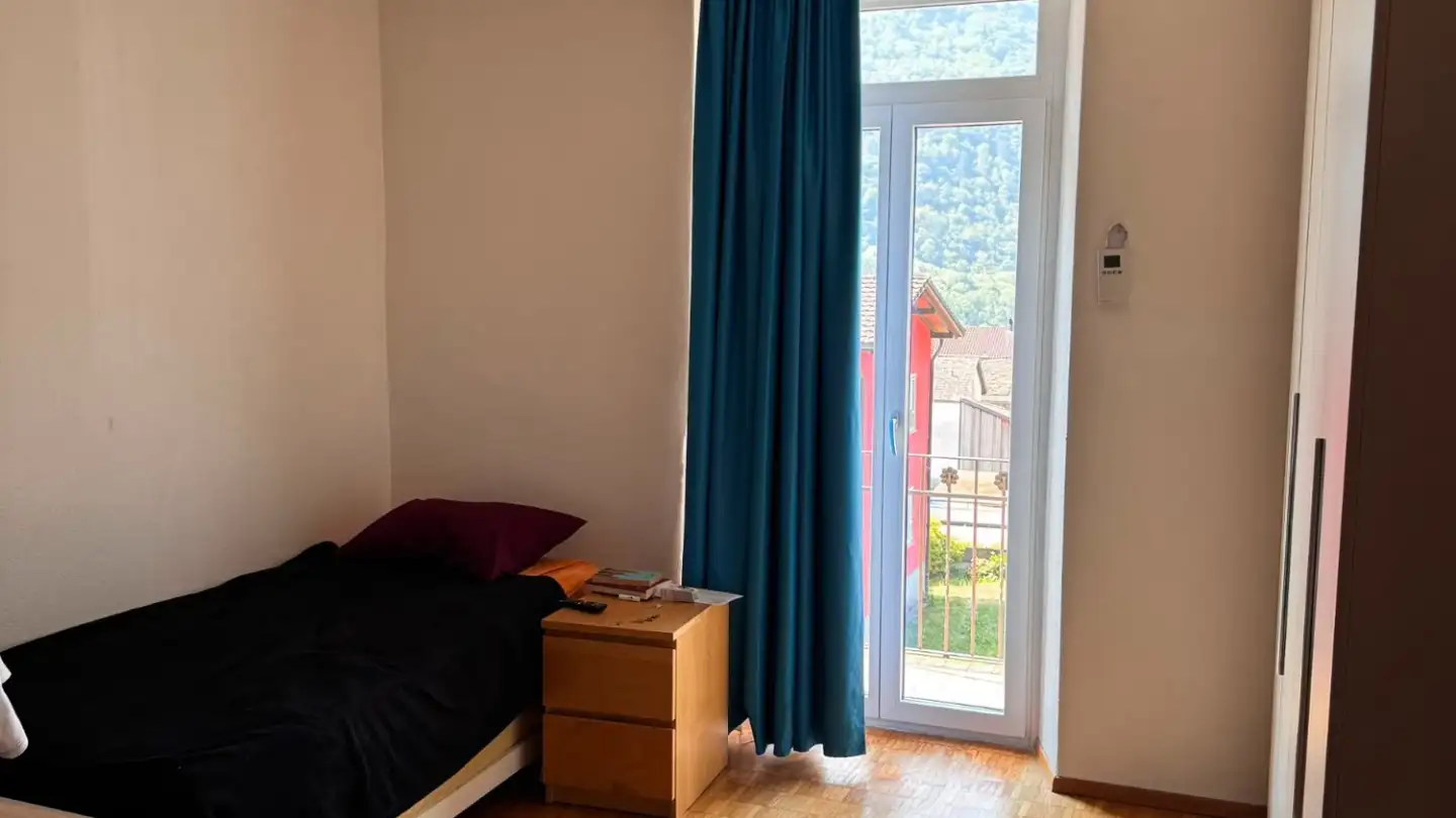 Single room for rent - 6533 Lumino