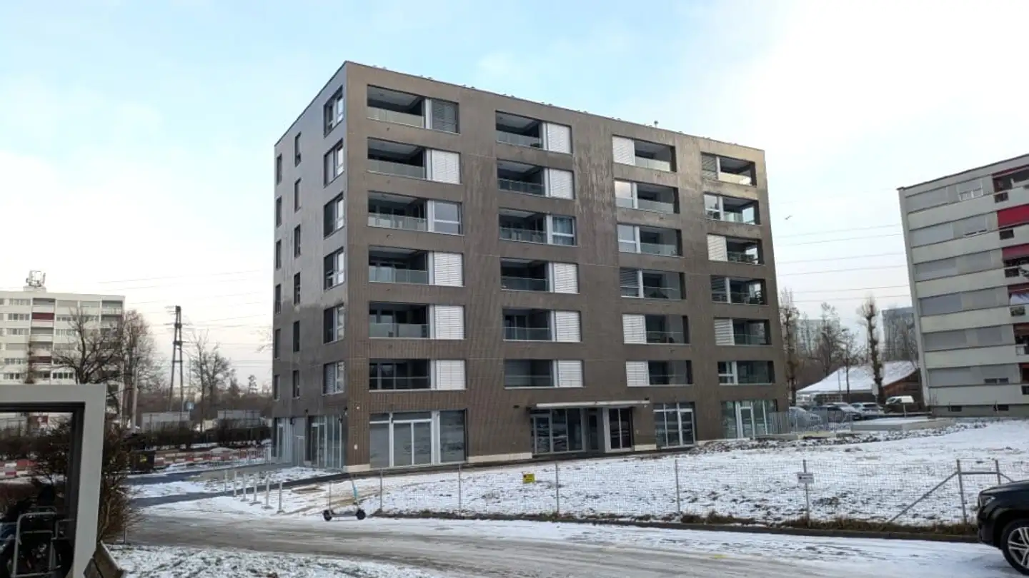 Commercial à louer - Hirzenbachstrasse 86, 8051 Zürich