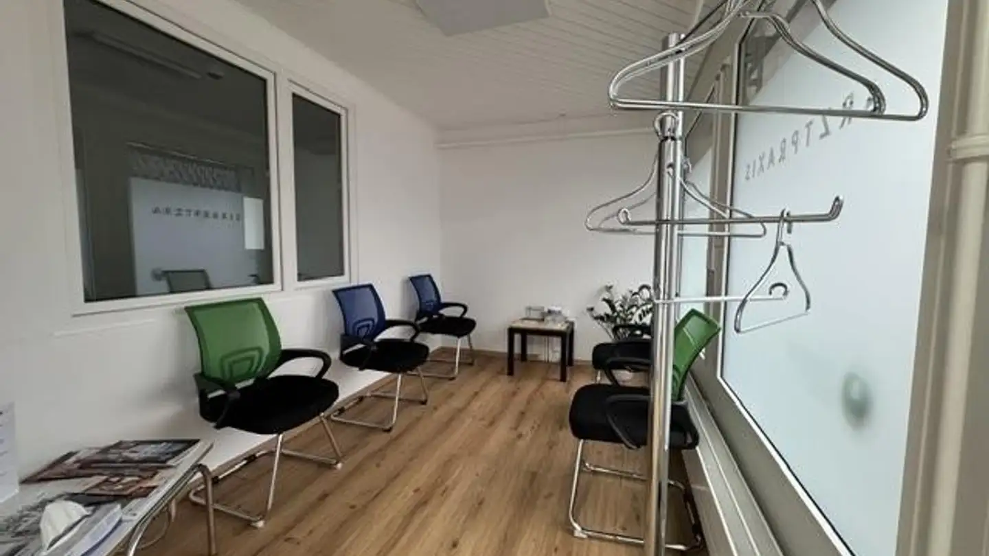 Commercial for rent - Bahnhofstrasse 1, 6312 Steinhausen - Photo 2