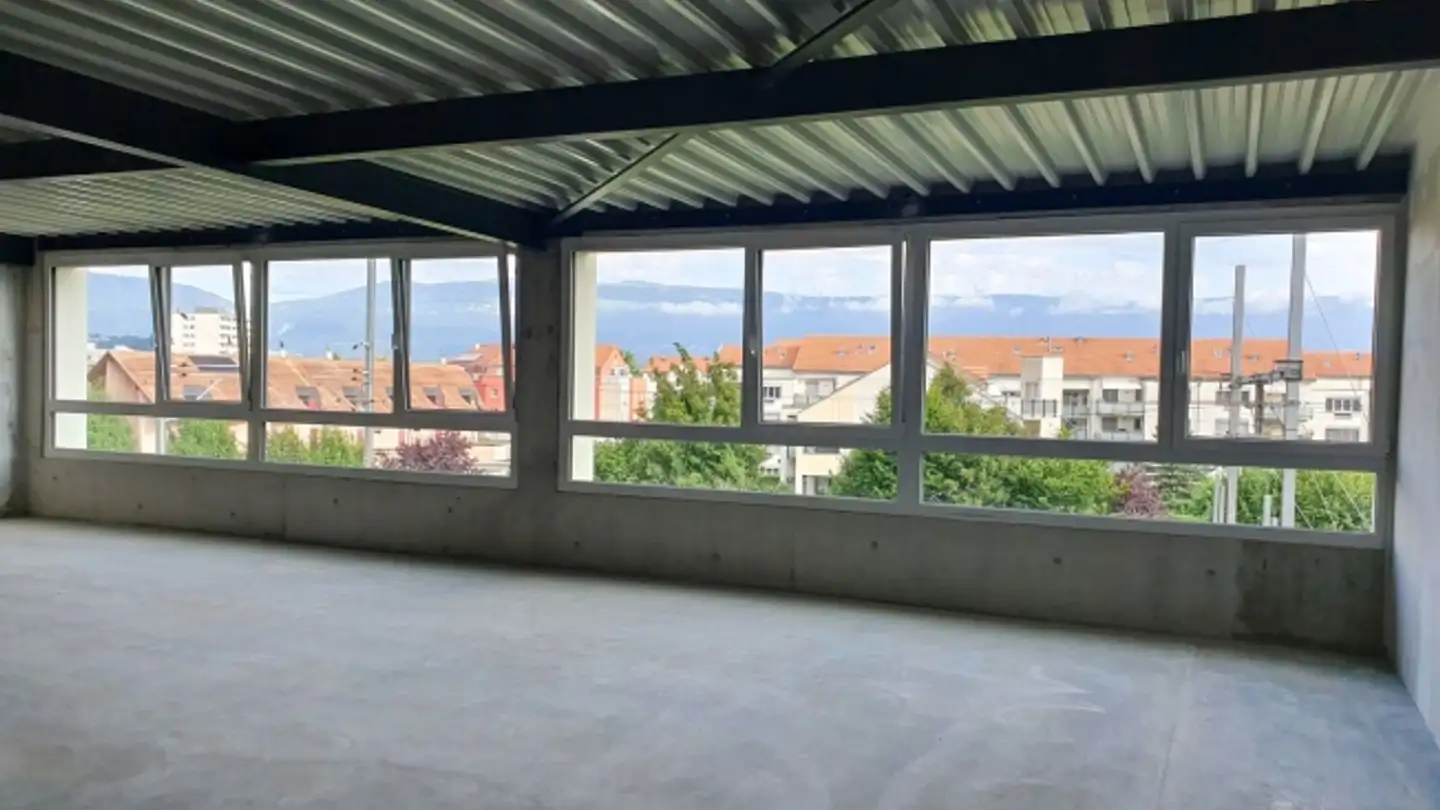 Commercial for rent - 1473 Font - Photo 2