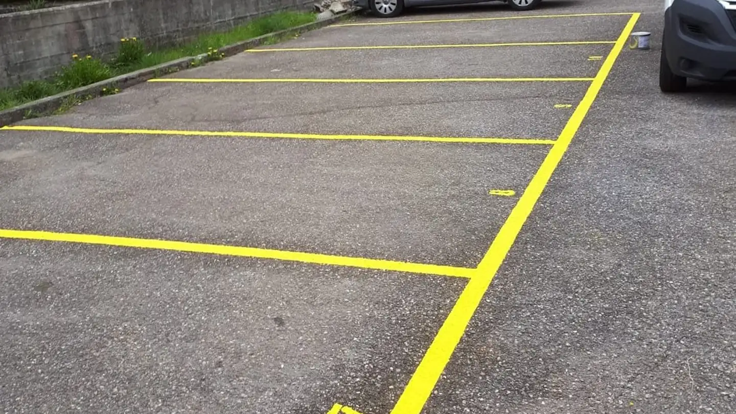 Place de parking extérieure à louer - Bergstrasse 1, 4813 Uerkheim - Photo 2