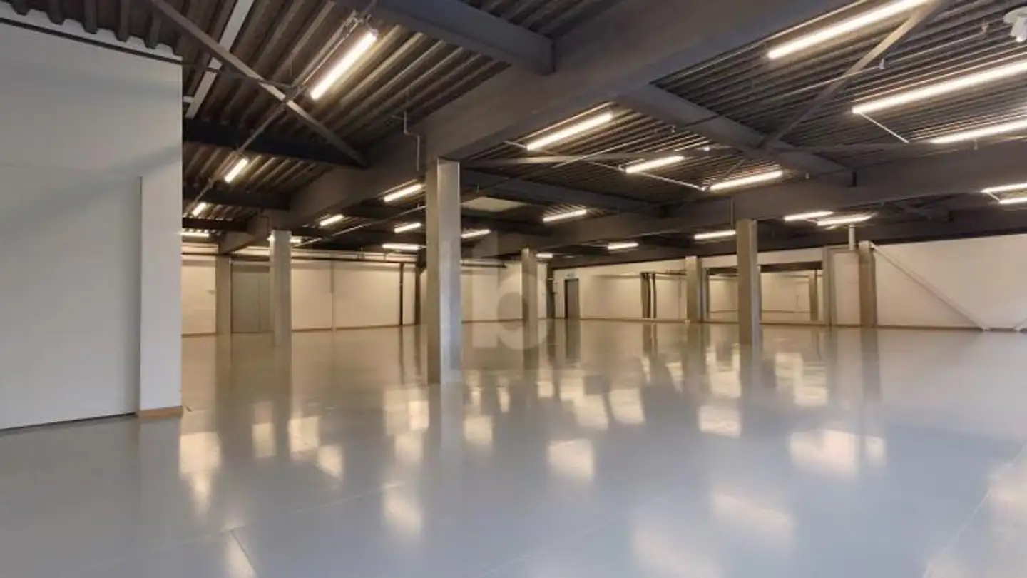 Industrial property for rent - 8630 Rüti ZH - Photo 2