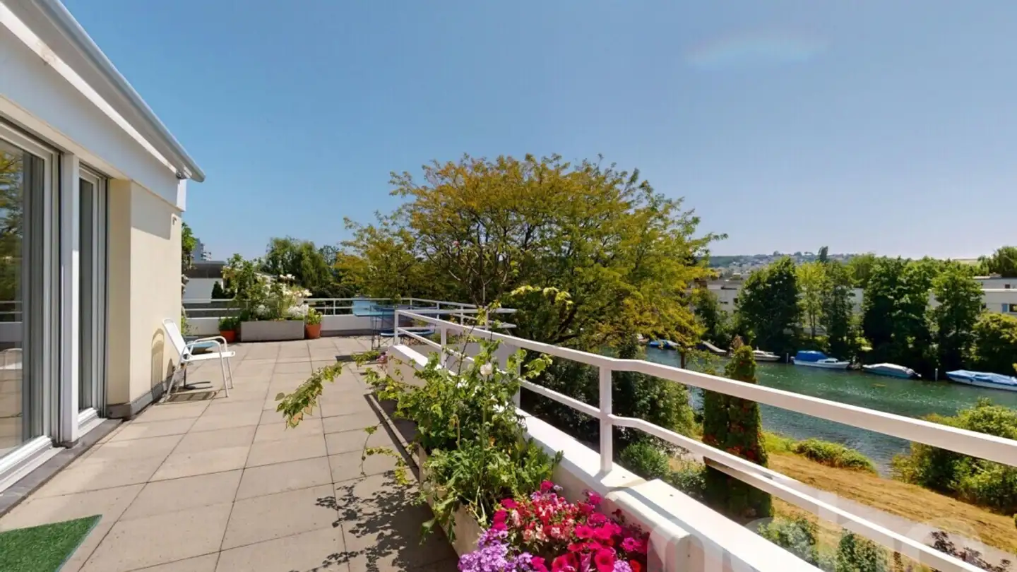 Penthouse for sale - 2560 Nidau