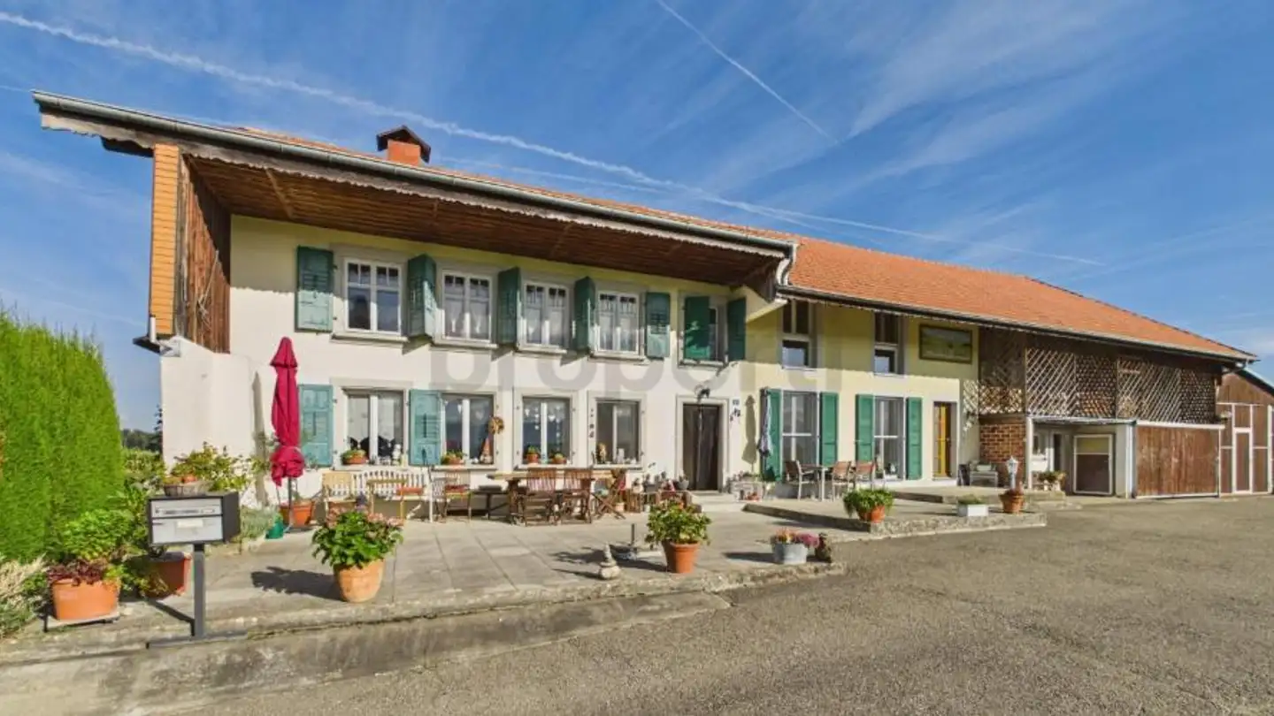Farm for sale - 1741 Cottens FR