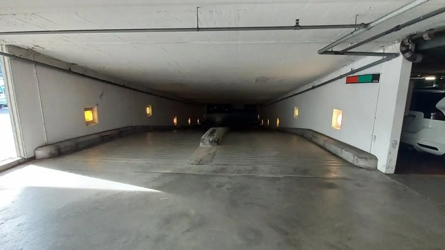 Underground parking space for rent - Boulevard De L'arc-En-Ciel 36, 1030 Bussigny - Photo 3