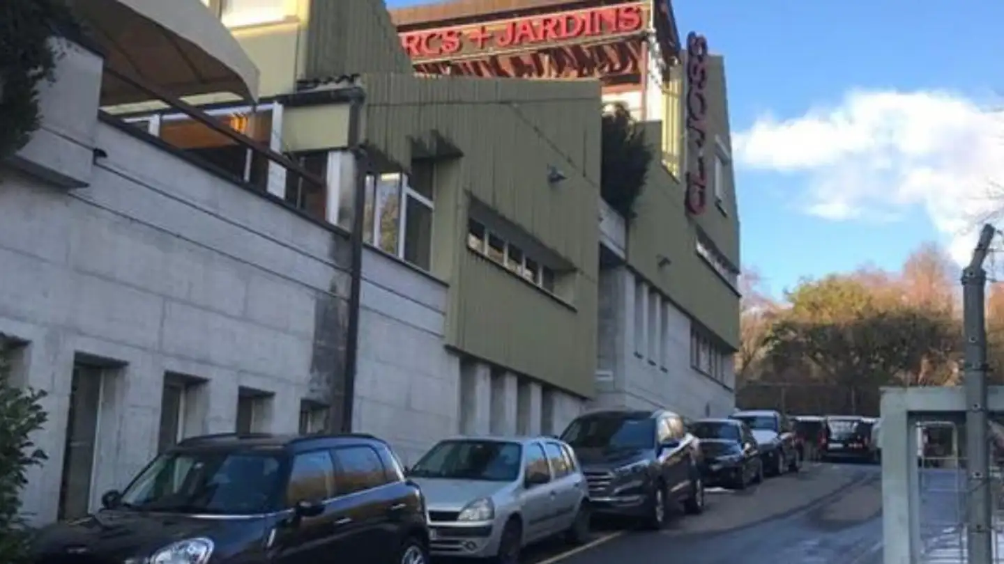 Outdoor parking space for rent - Route Industrielle, 1806 St-Légier-La Chiésaz