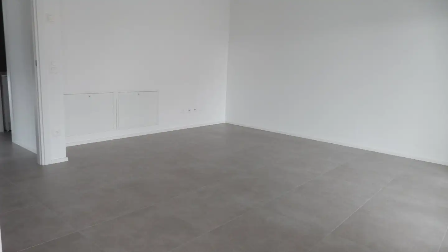 Apartment for rent - Viale Stazione 20, 6512 Giubiasco - Photo 2