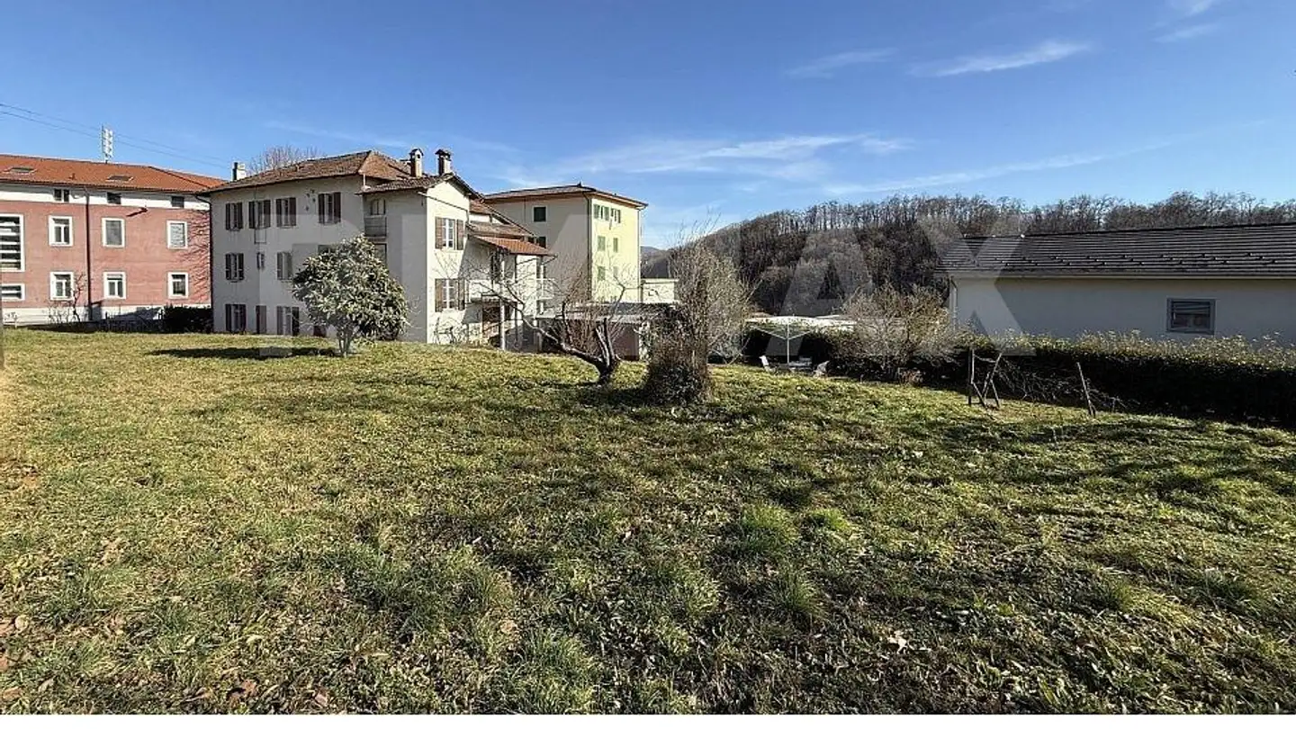 Residential building for sale - 6864 Arzo
