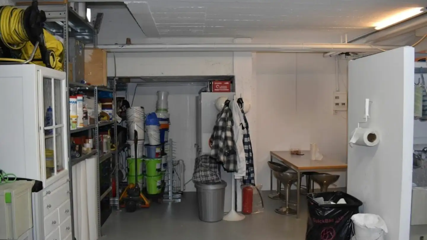 Shopping center for sale - 8050 Zürich