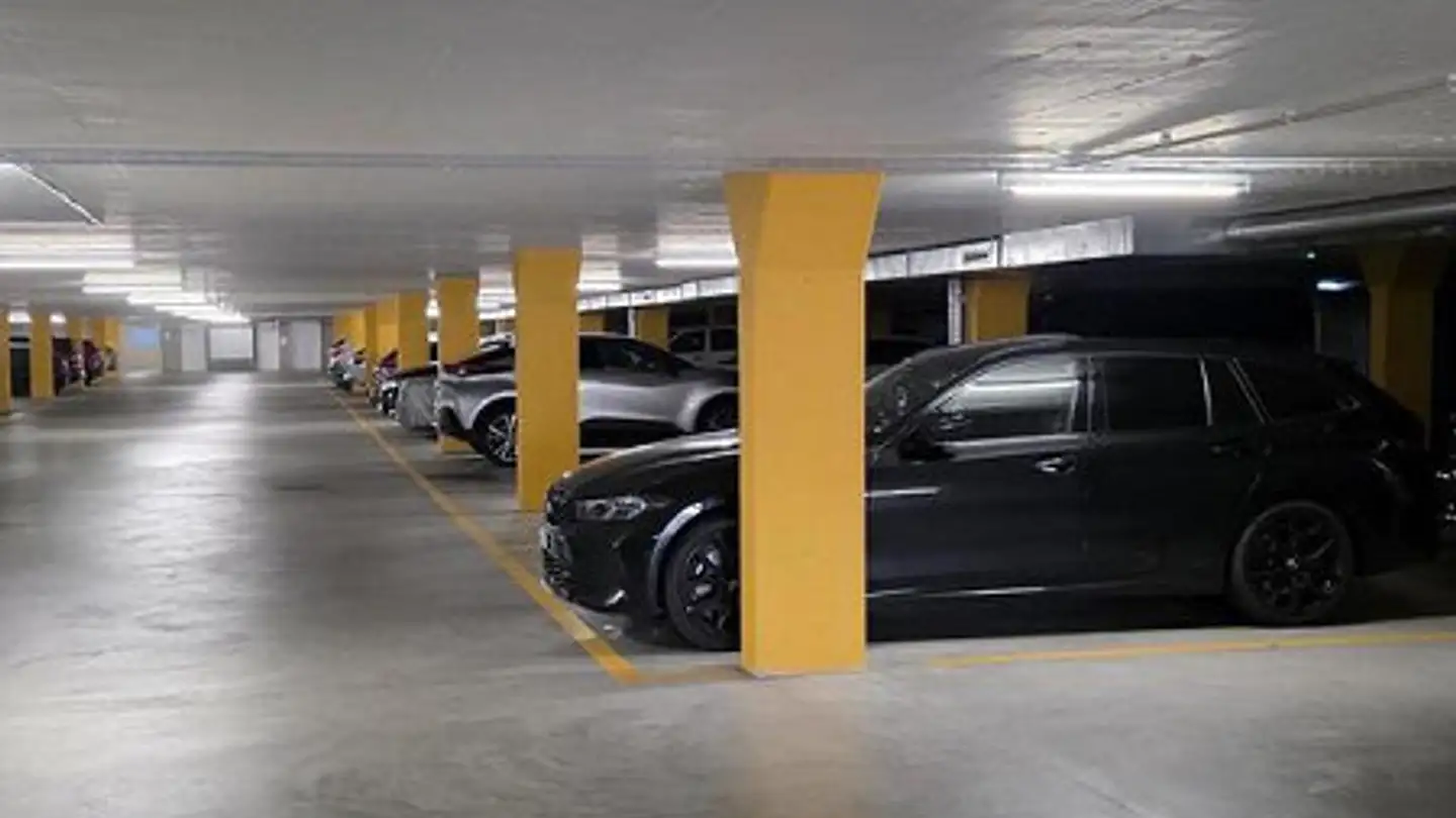 Underground parking space for rent - Holzrütistrasse 6e, 5443 Niederrohrdorf - Photo 2