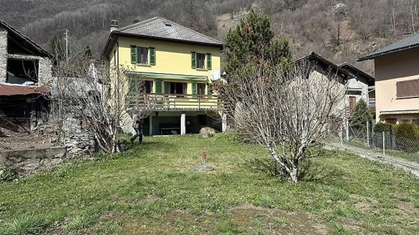 Maison individuelle à vendre - 6718 Olivone