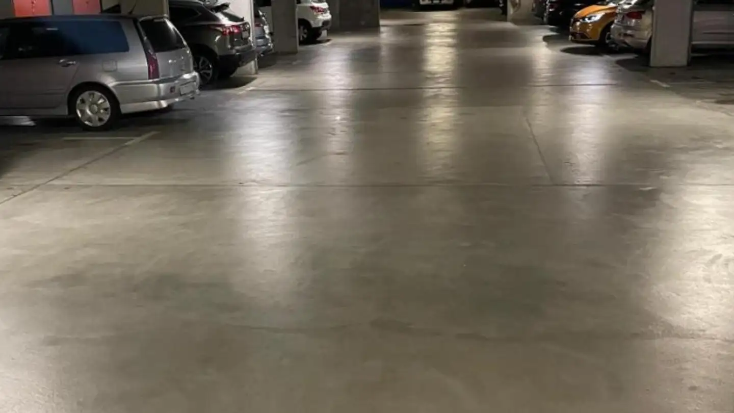 Parcheggio sotterraneo in affitto - Neumattstrasse 43, 4142 Münchenstein