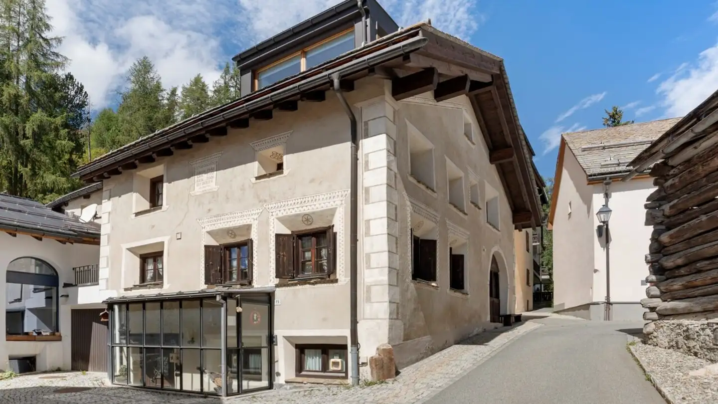 Mehrfamilienhaus kaufen - Via Som Vih 15, 7512 Champfèr