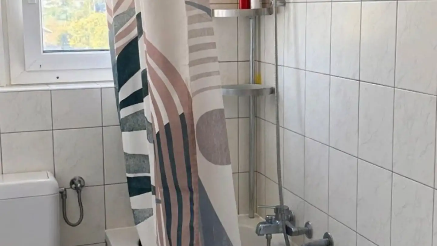 Appartement à louer - Rue Des Pralaz, 2034 Peseux - Photo 2