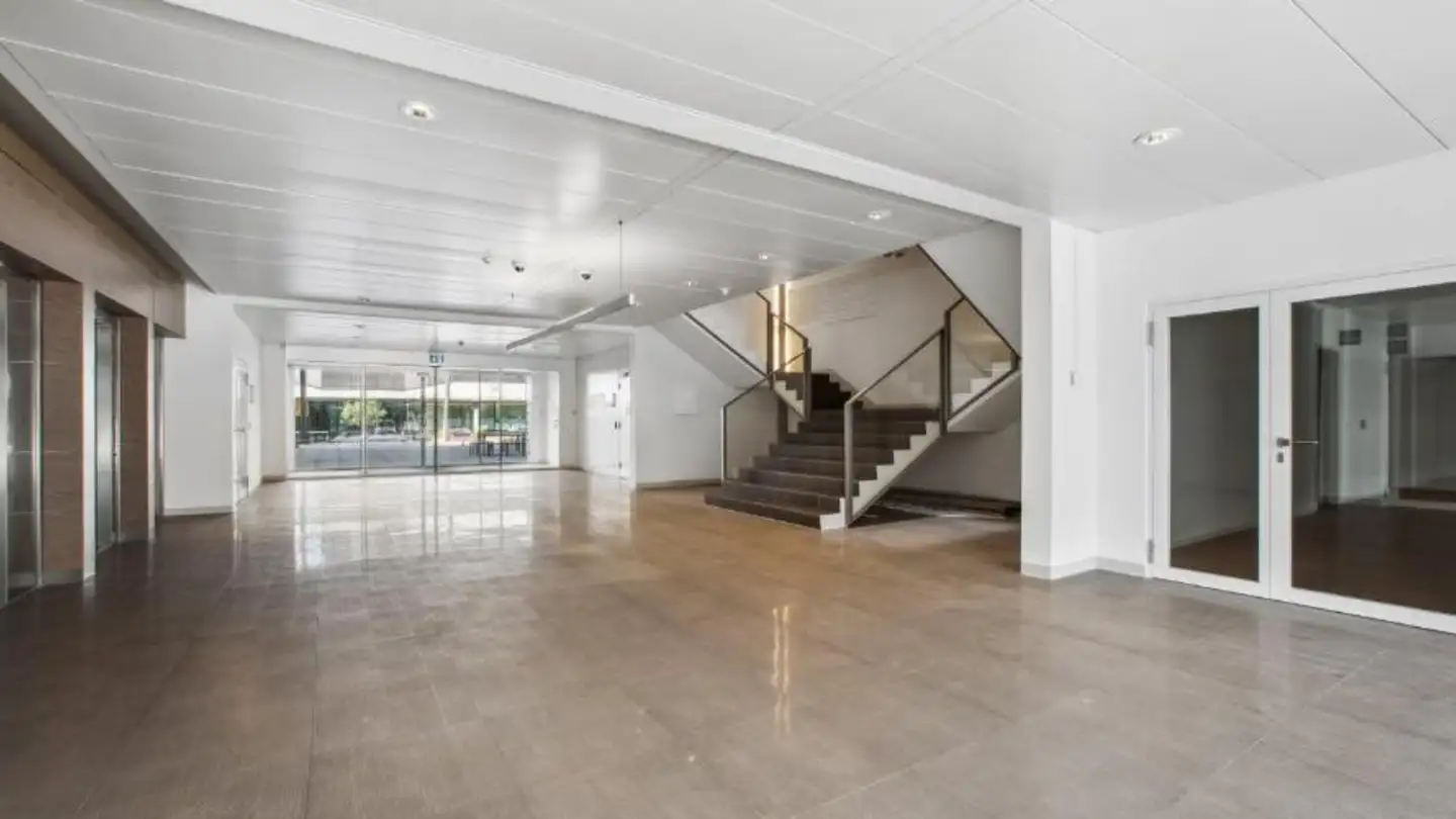 Office space for rent - 1262 Eysins - Photo 2