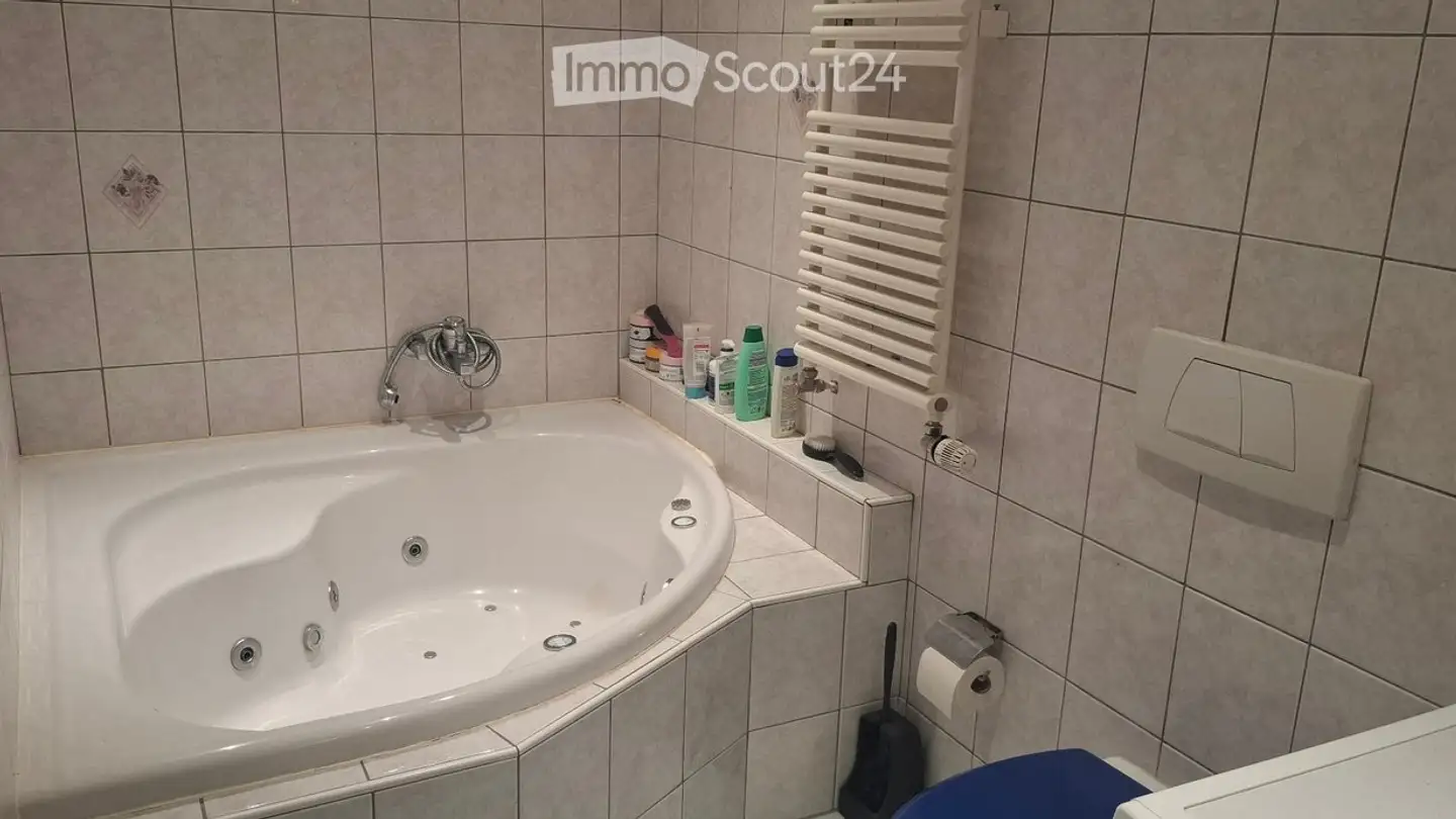 Apartment for rent - Place du Seize-Mars 2, 2610 St-Imier - Photo 2