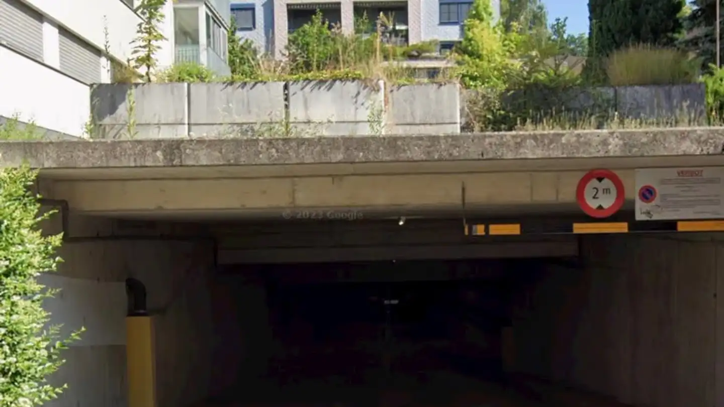 Tiefgaragenstellplatz mieten - Bahnhaldenstrasse 8, 8052 Zürich