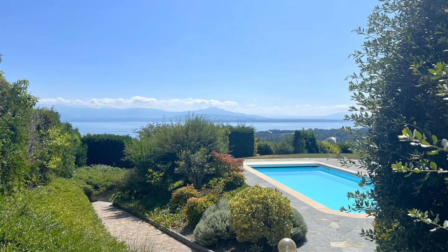 Single house for sale - 1185 Mont-sur-Rolle