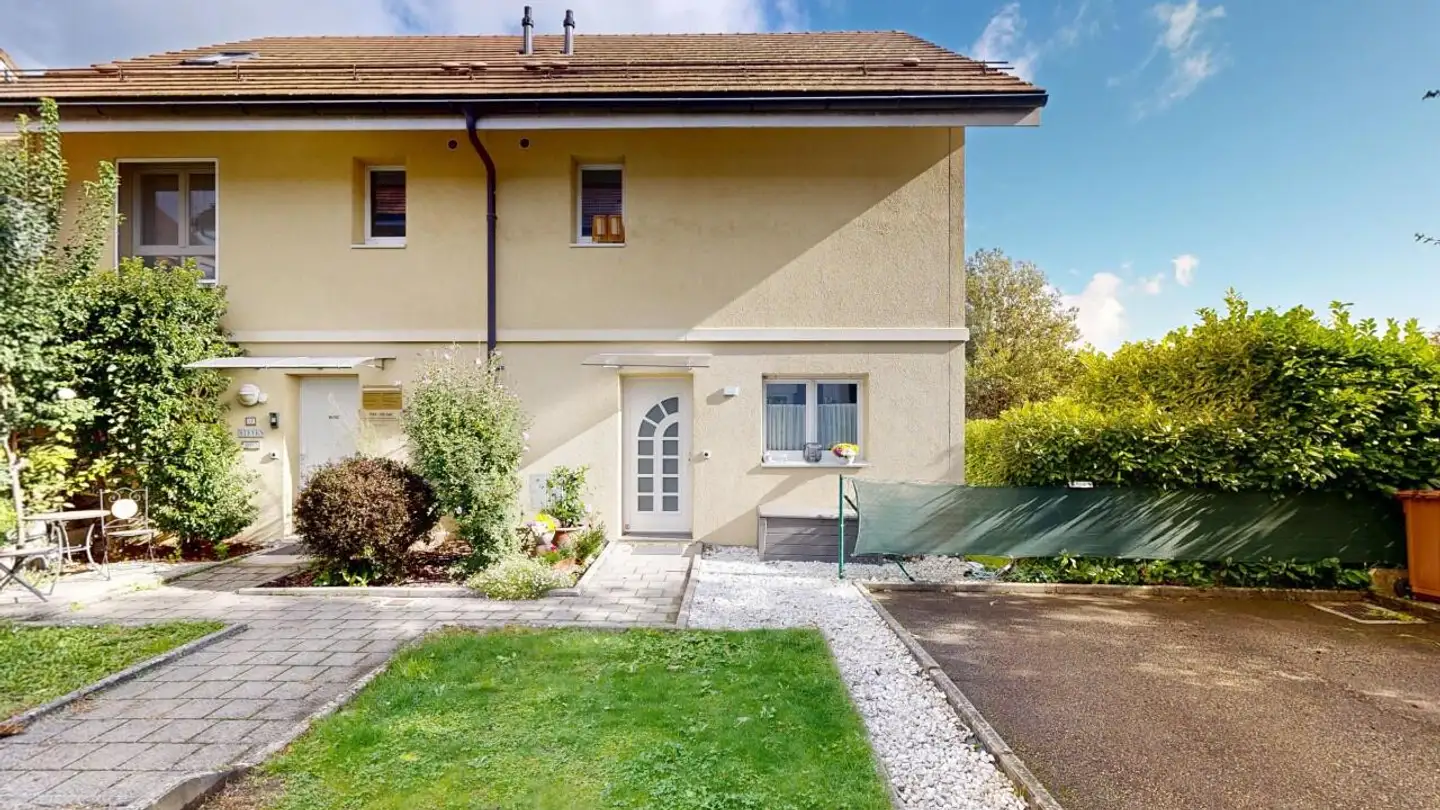 Row house for sale - 1272 Genolier