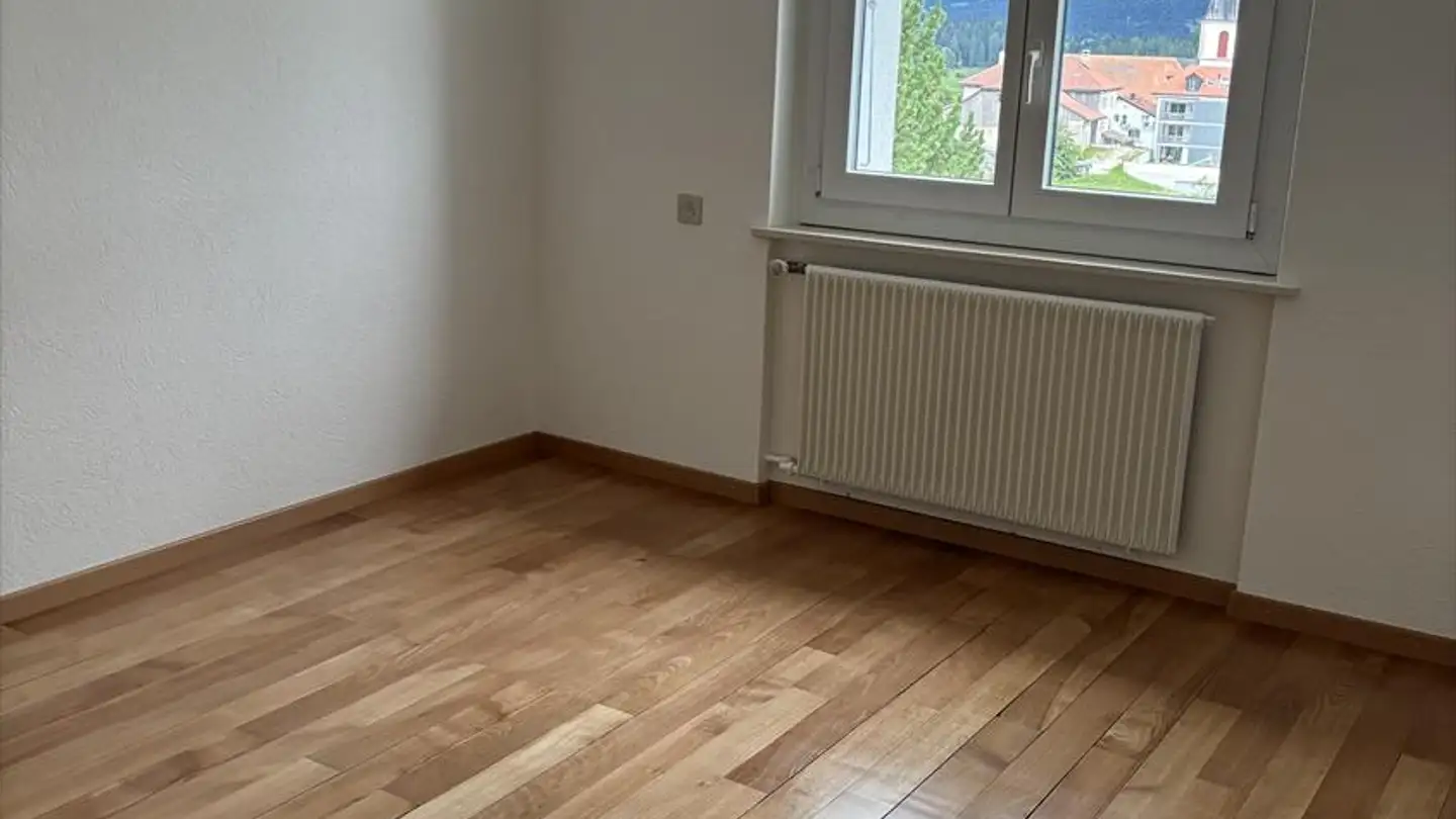 Dachgeschosswohnung mieten - 2336 Les Bois