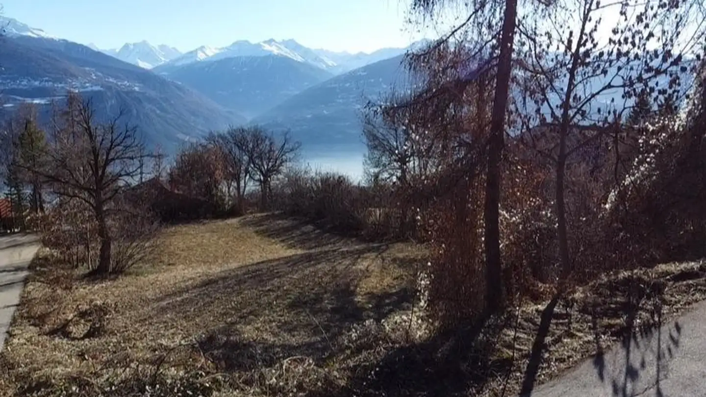 Constructible plot for sale - 1974 Arbaz