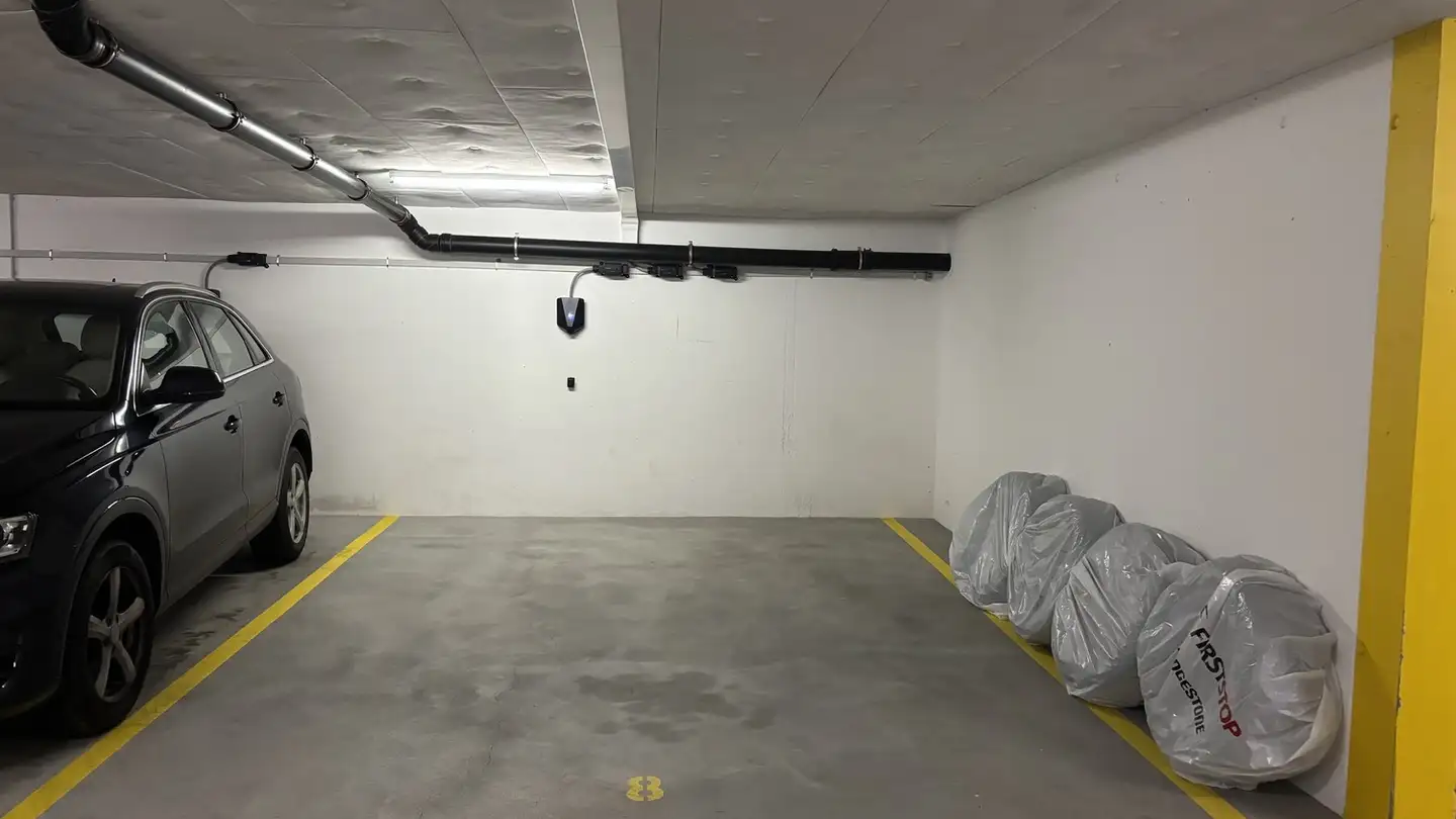 Parkplatz im Freien mieten - Engelbertstrasse 15, 8051 Zürich