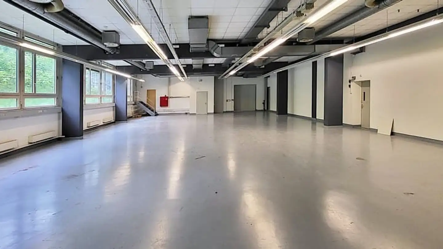 Gewerbe mieten - Eichtalstrasse 57, 8634 Hombrechtikon - Foto 2