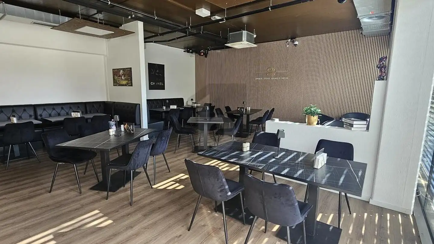 Restaurant for sale - 2520 La Neuveville