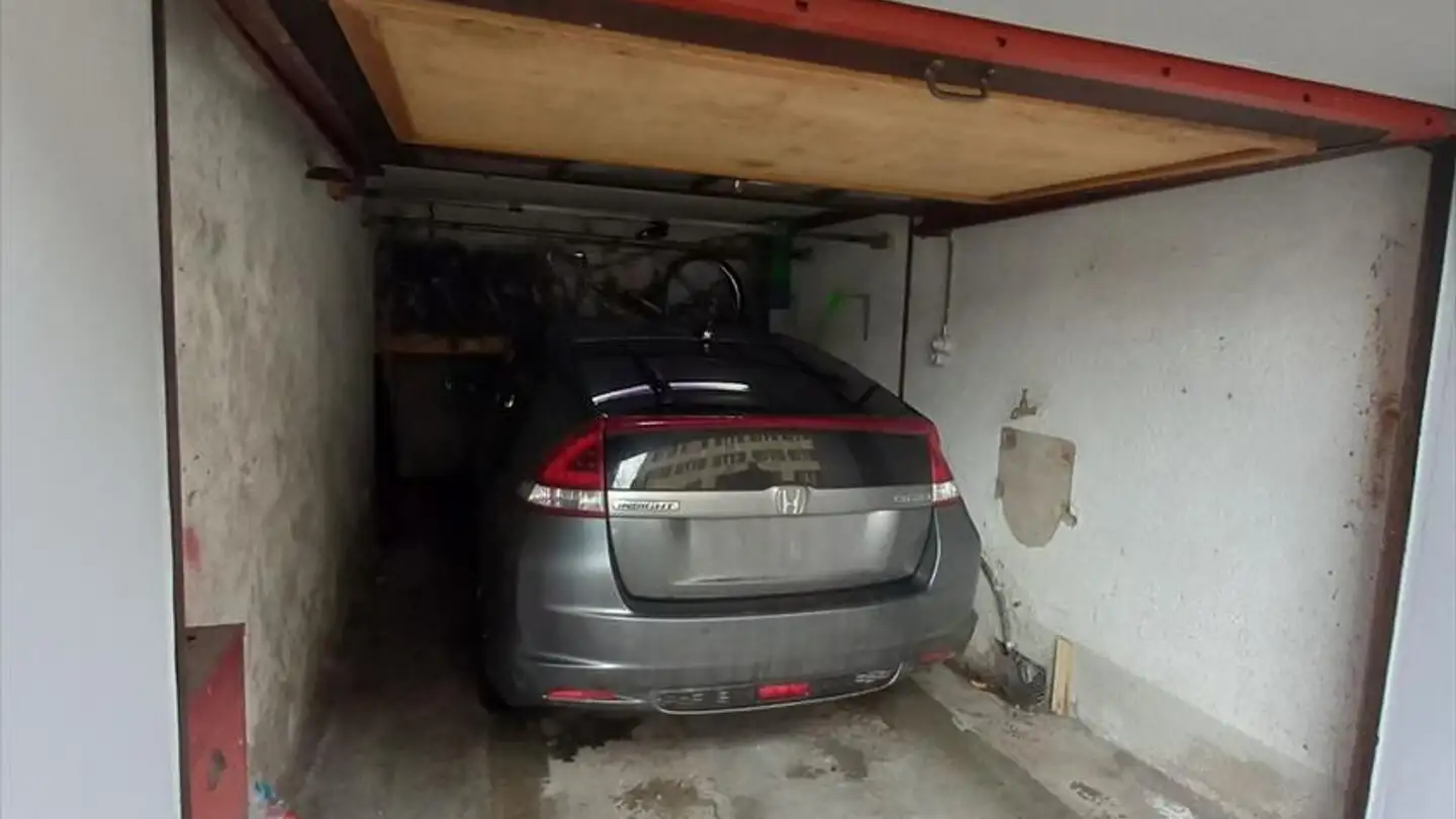 Single garage for rent - Rue Du Crêt-Vaillant, 2400 Le Locle
