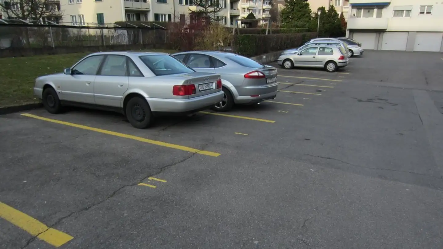 Outdoor parking space for rent - Gärtnerweg 4, 6010 Kriens