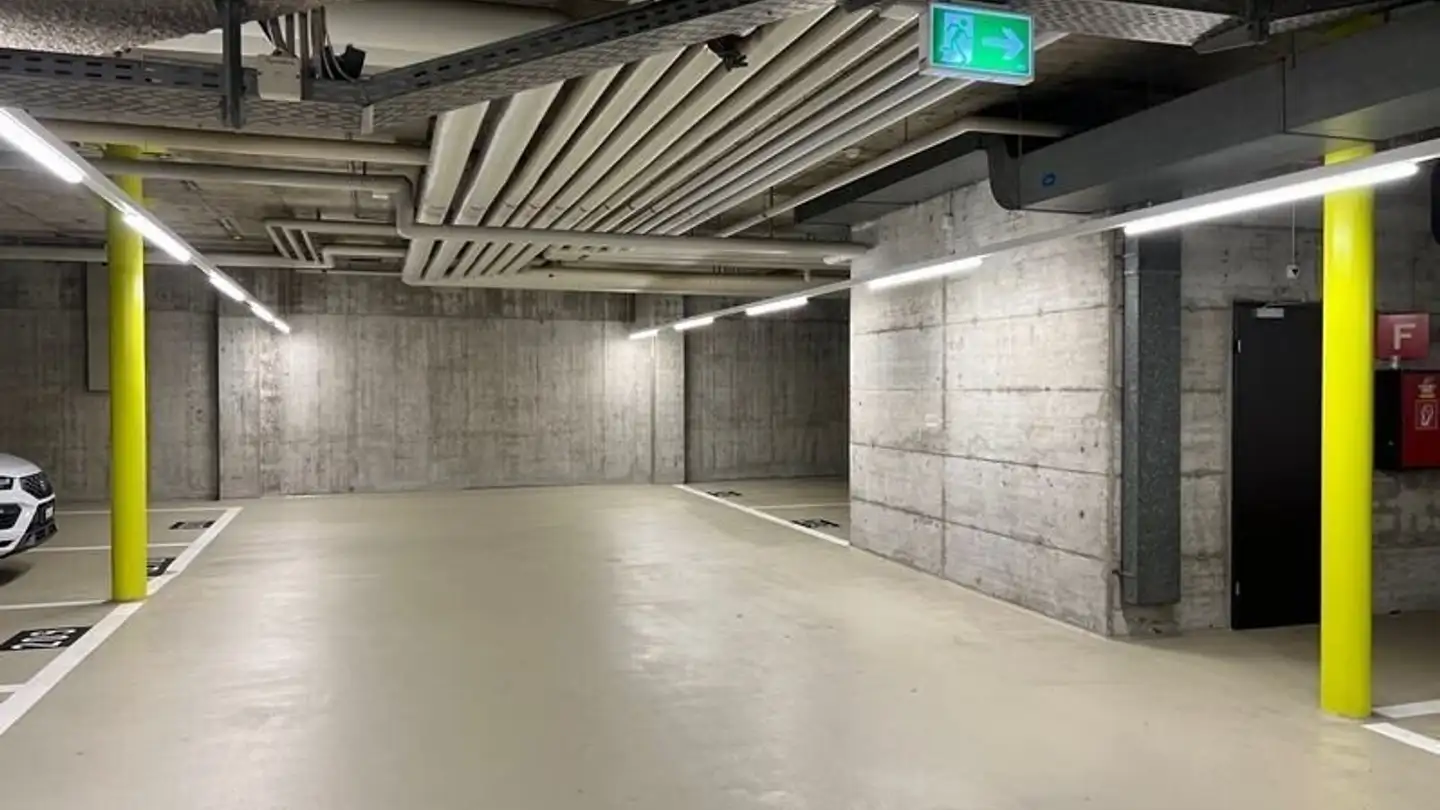 Parcheggio sotterraneo in affitto - Schaffhauserstrasse 366, 8050 Zürich - Photo 2