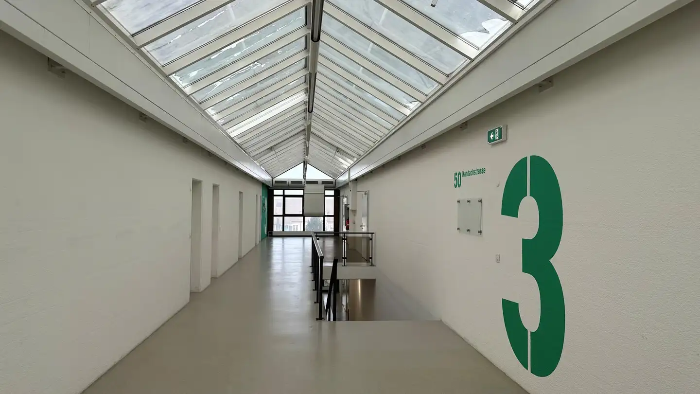 Bureau à louer - Mandachstrasse 50, 8155 Niederhasli - Photo 2