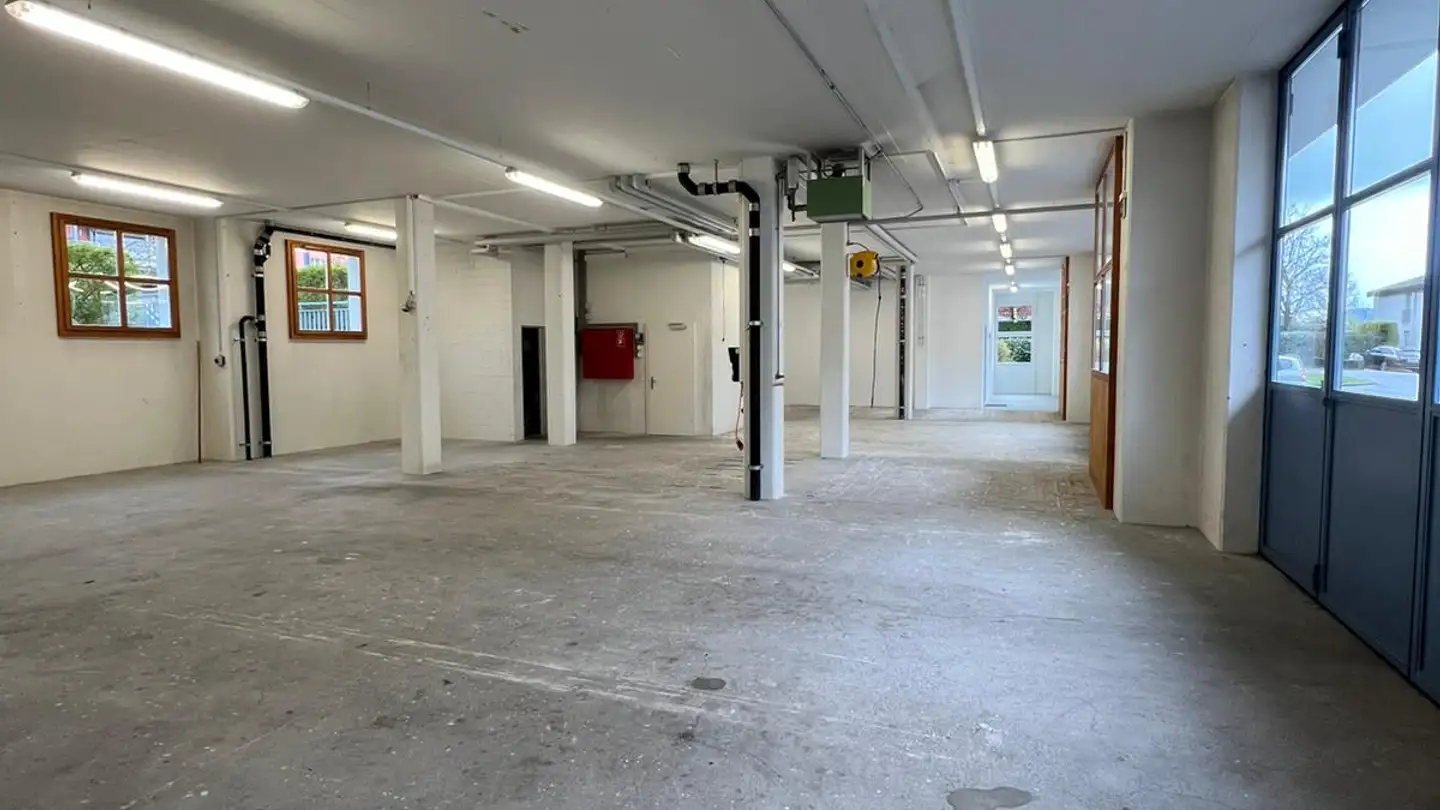 Industrial property for rent - Spielhof 1, 6317 Oberwil b. Zug - Photo 2