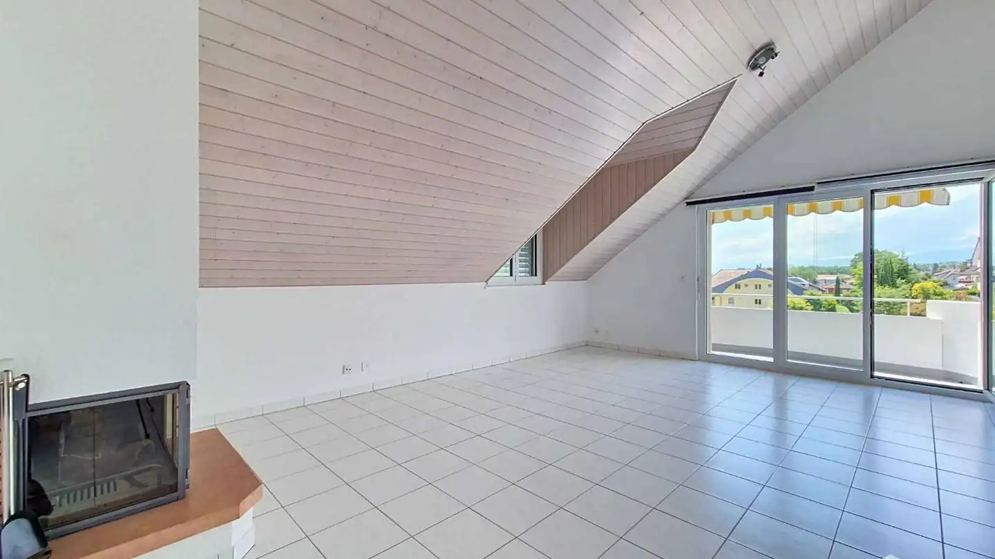 Attic flat for sale - 1162 St-Prex