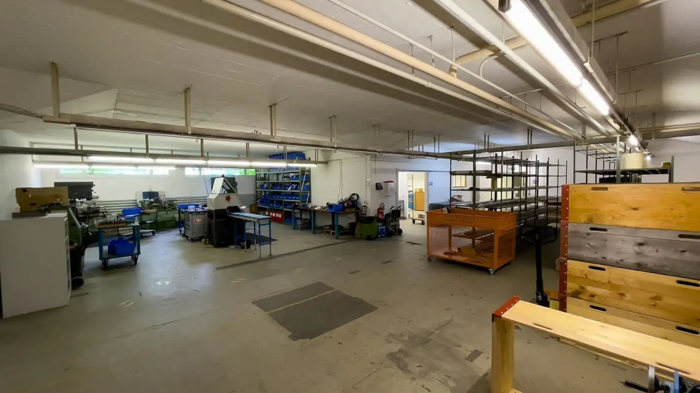 Commercial for rent - Alpenblickstrasse 7, 8853 Lachen SZ