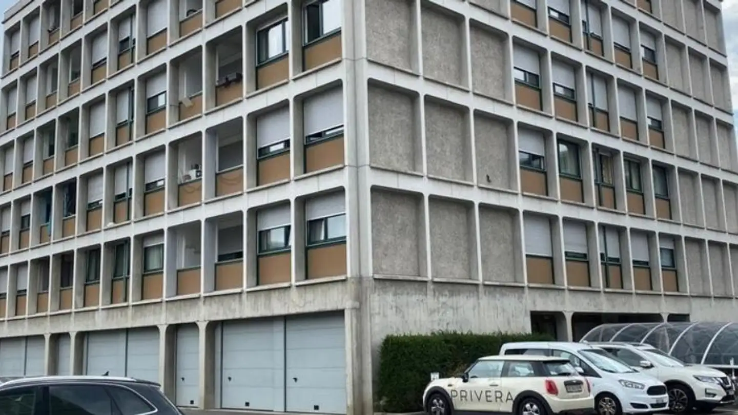 Place de parking extérieure à louer - Chemin De-Maisonneuve 12A, 1219 Châtelaine